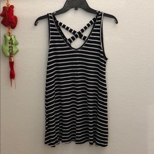 Long casual black and white shirt